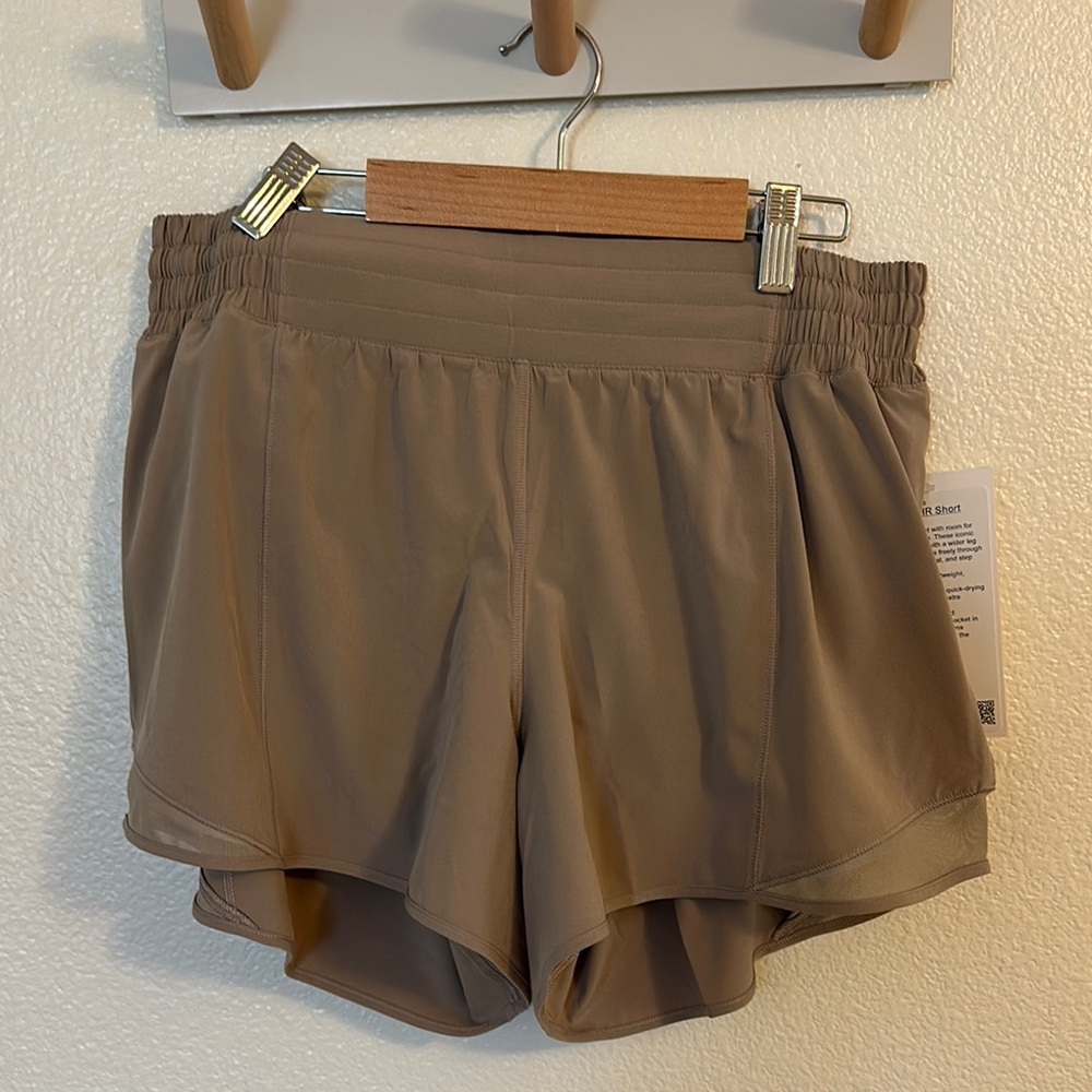 Lululemon Women's Tan Hotty Hot HR Short 4”